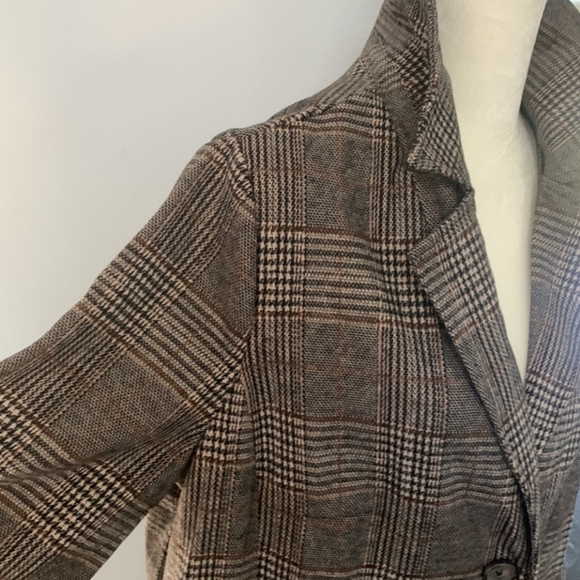 DEX Two Button Longline Brown Plaid Blazer - Picture 5 of 8